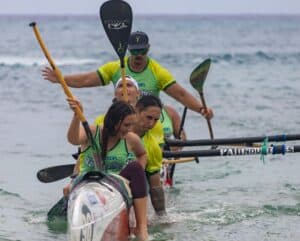 Jean Baptise Ioapa (back standing) prepares to “changeover” in the Vaka Eiva mixed open Round Rarotonga oe vaka race. VAKA EIVA/24112721